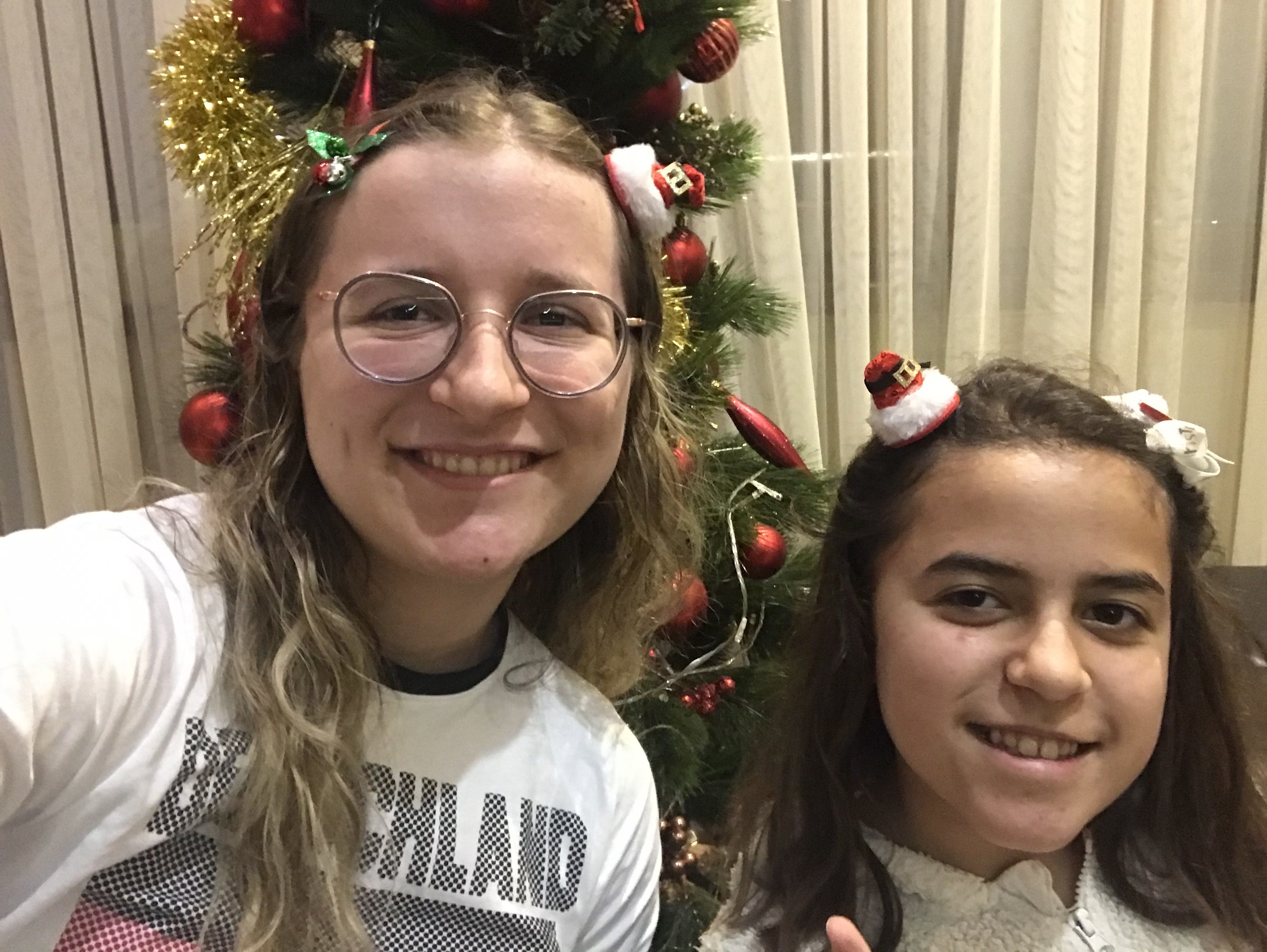 YES Abroad student, Peri with her host sister