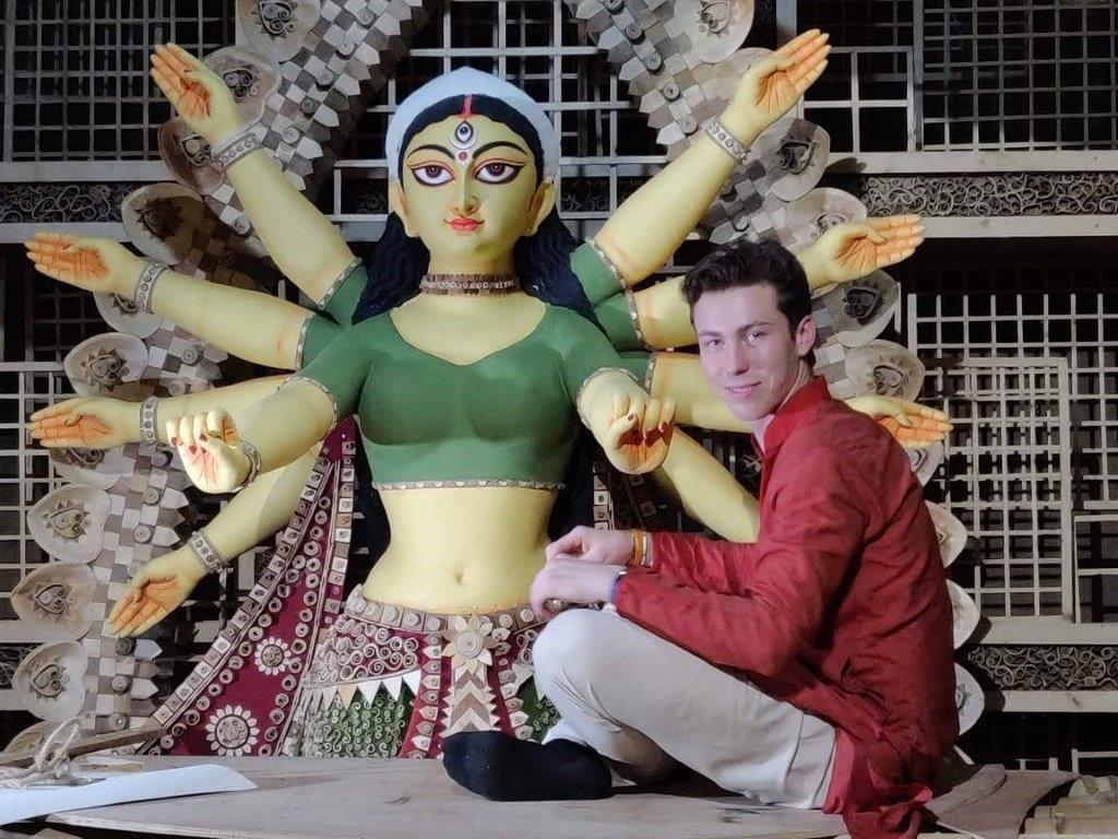 Ind Liebermann Dane Working On Pandal 2